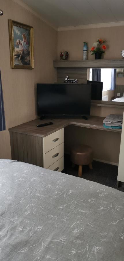 3 Bedroom Caravan With Hot Tub Tattershall Lakes Екстериор снимка