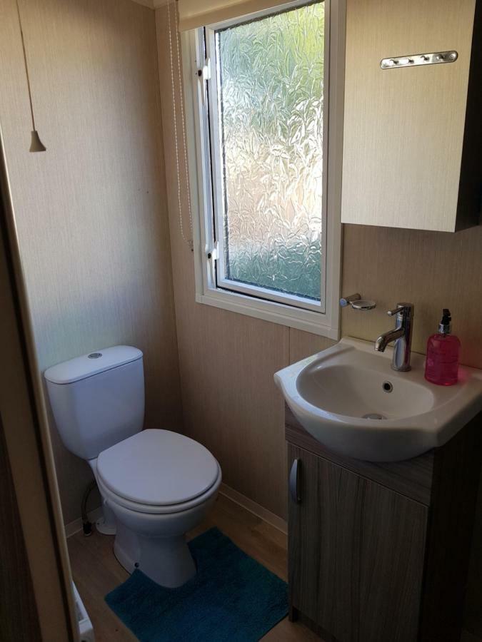 3 Bedroom Caravan With Hot Tub Tattershall Lakes Екстериор снимка