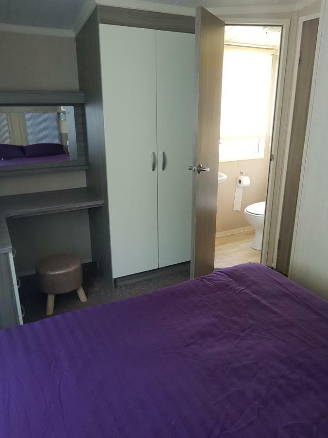 3 Bedroom Caravan With Hot Tub Tattershall Lakes Екстериор снимка