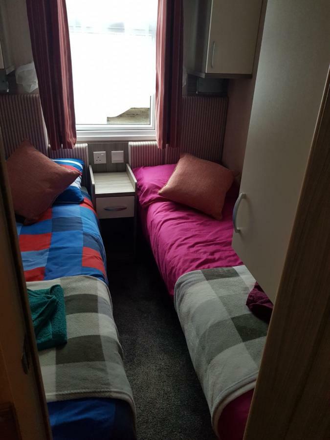 3 Bedroom Caravan With Hot Tub Tattershall Lakes Екстериор снимка
